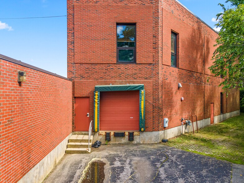 More Photos Of 130 Western Ave, South Portland Freestanding For Sale