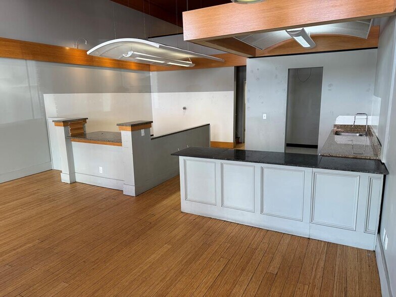 More Photos Of 108 E Jackson St, Thomasville Loft Creative Space For Sale