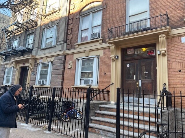 Primary Photo Of 689-693 Beck St, Bronx Apartments For Sale