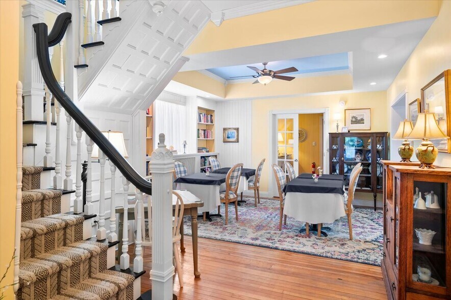 More Photos Of 153 Bay St, Glens Falls Hospitality For Sale