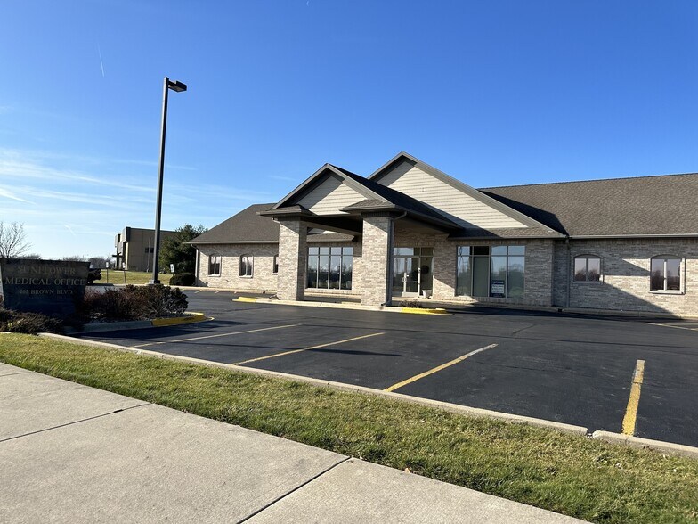 More Photos Of 461 Brown Blvd, Bourbonnais Medical For Lease