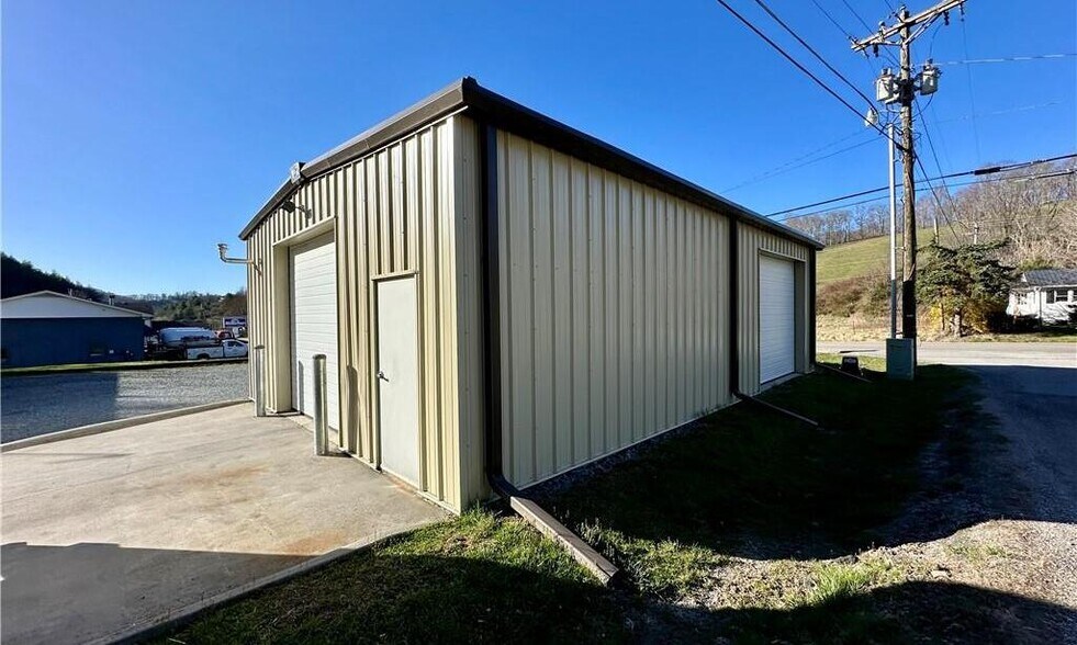 More Photos Of 4965 US Highway 421 N, Vilas Industrial For Lease