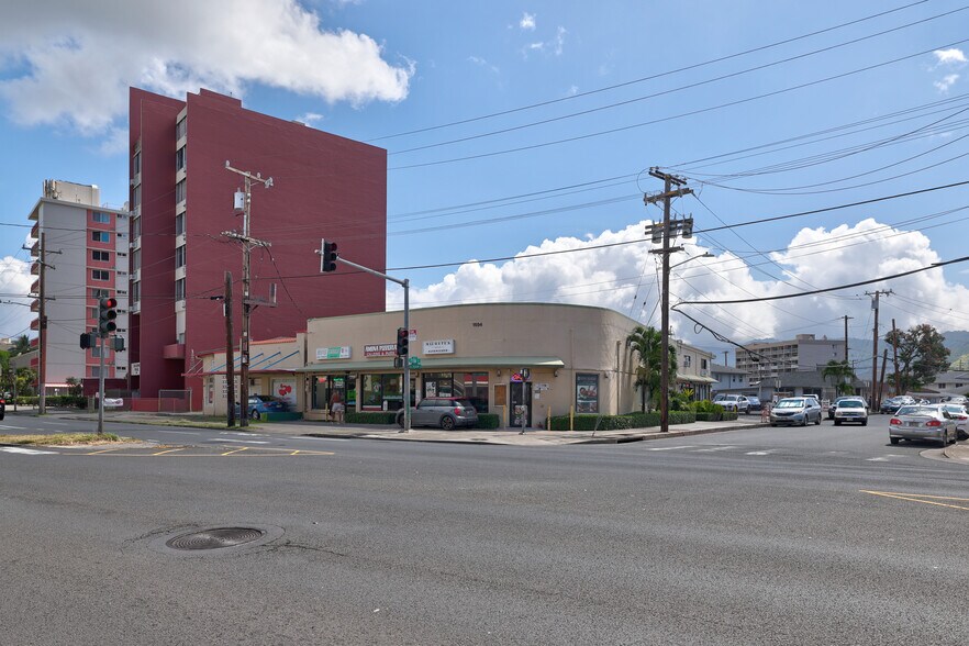 More Photos Of 1694 Kalakaua Ave, Honolulu Freestanding For Sale