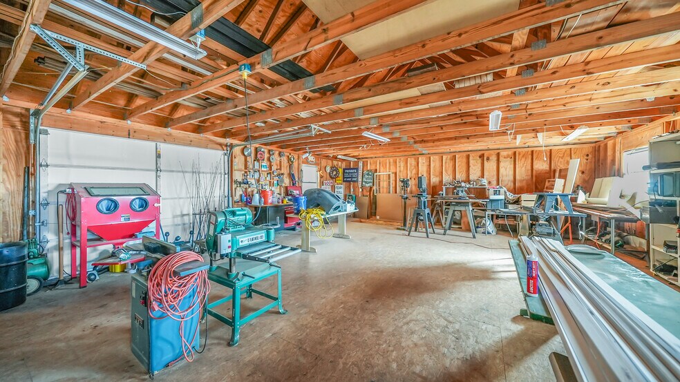 More Photos Of 1117 Dogwood Rd, Lake Ozark Multifamily For Sale