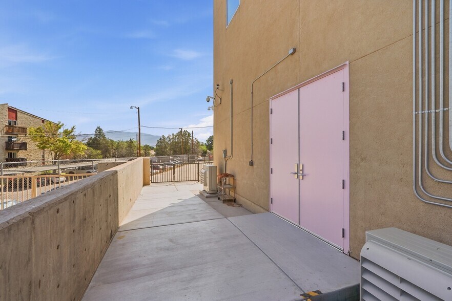 More Photos Of 2425 Ridgecrest Dr SE, Albuquerque Medical For Lease