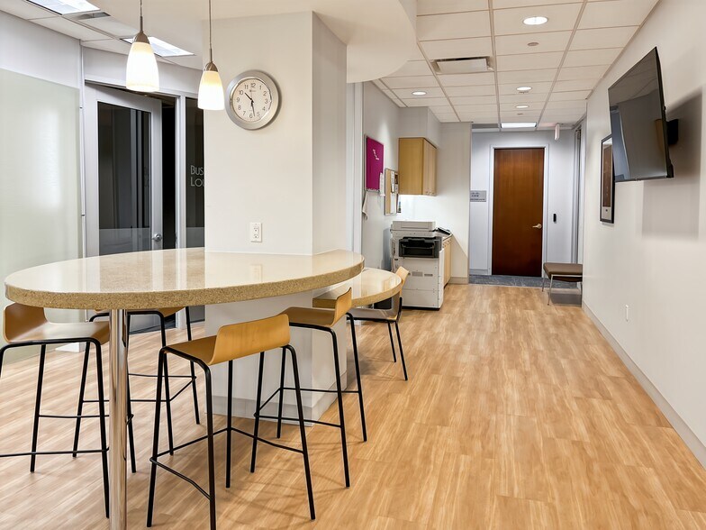 More Photos Of 140 E Ridgewood Ave, Paramus Coworking Space