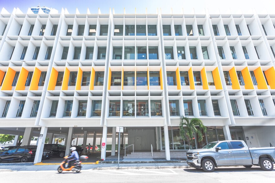 More Photos Of 2125 Biscayne Blvd, Miami Office Residential For Lease