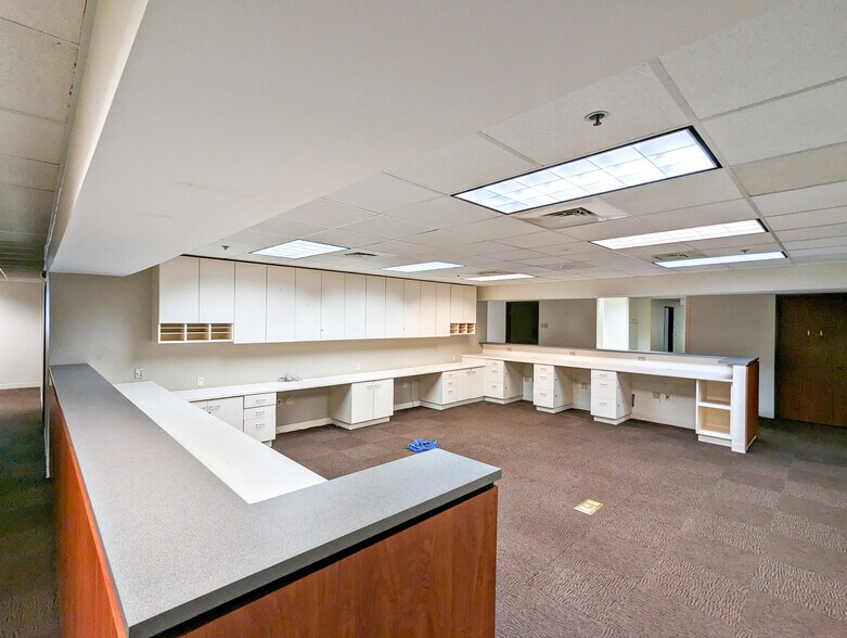 More Photos Of 1111 Augusta Dr, Houston Medical For Lease