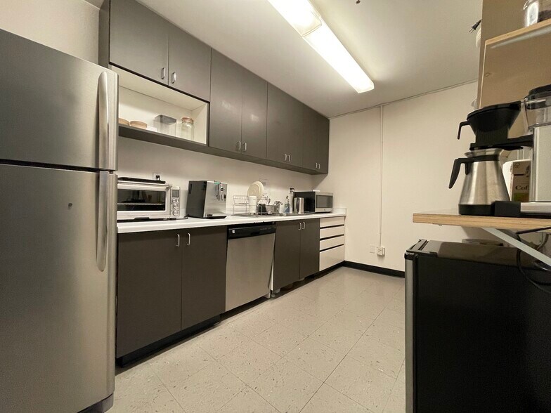 More Photos Of 2390 4th St, Berkeley Office For Lease