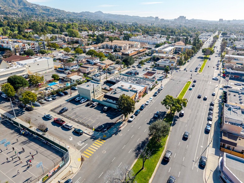 More Photos Of 1519-1521 W Glenoaks Blvd, Glendale Storefront Retail Residential For Lease