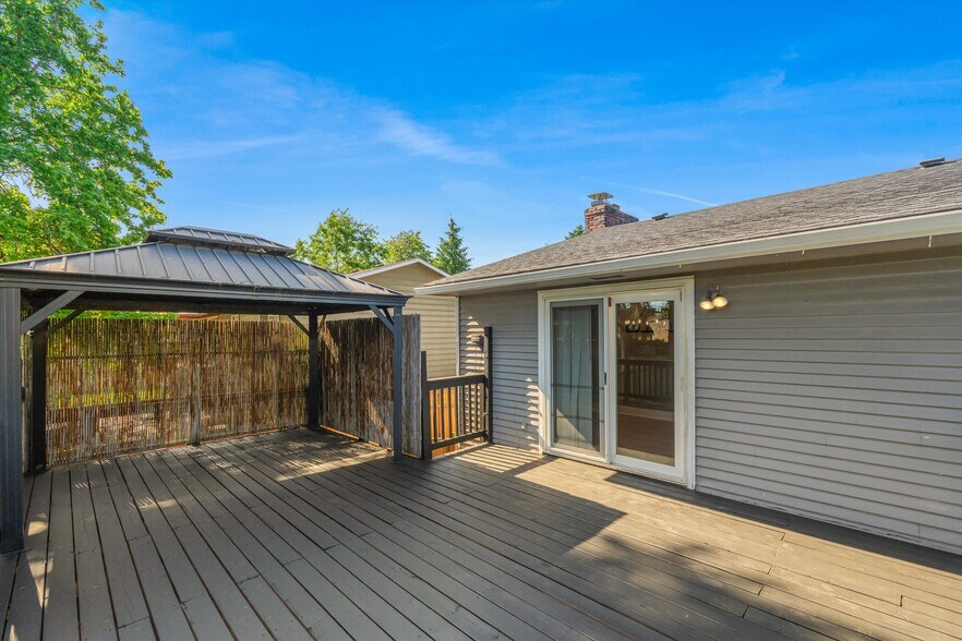 More Photos Of 2706 SE Spruce St, Hillsboro Healthcare For Sale