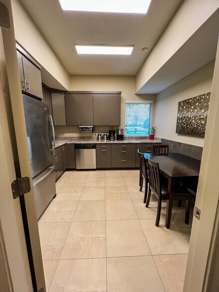 More Photos Of 105 Beau Chene Blvd, Mandeville Office For Lease
