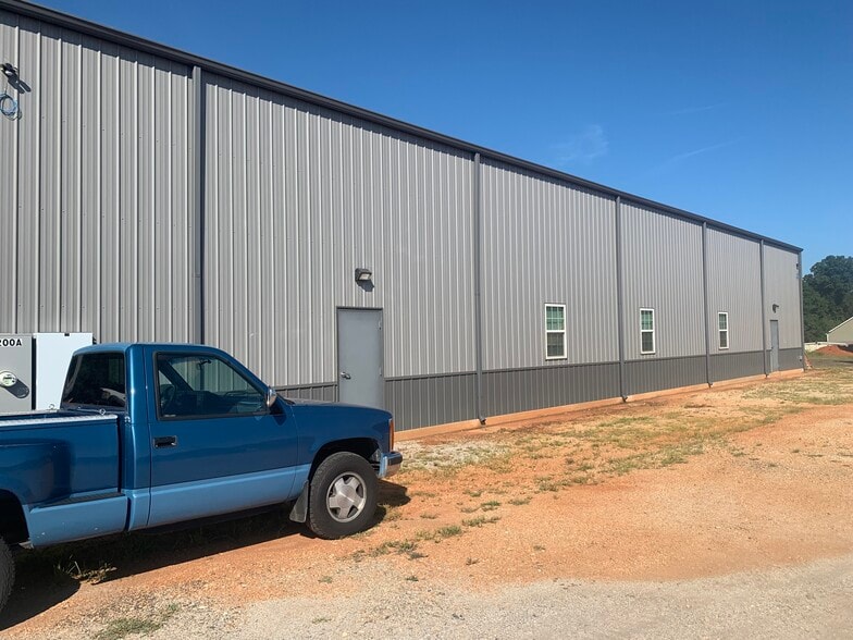 More Photos Of 3200 Locust Hill Rd, Taylors Warehouse For Sale