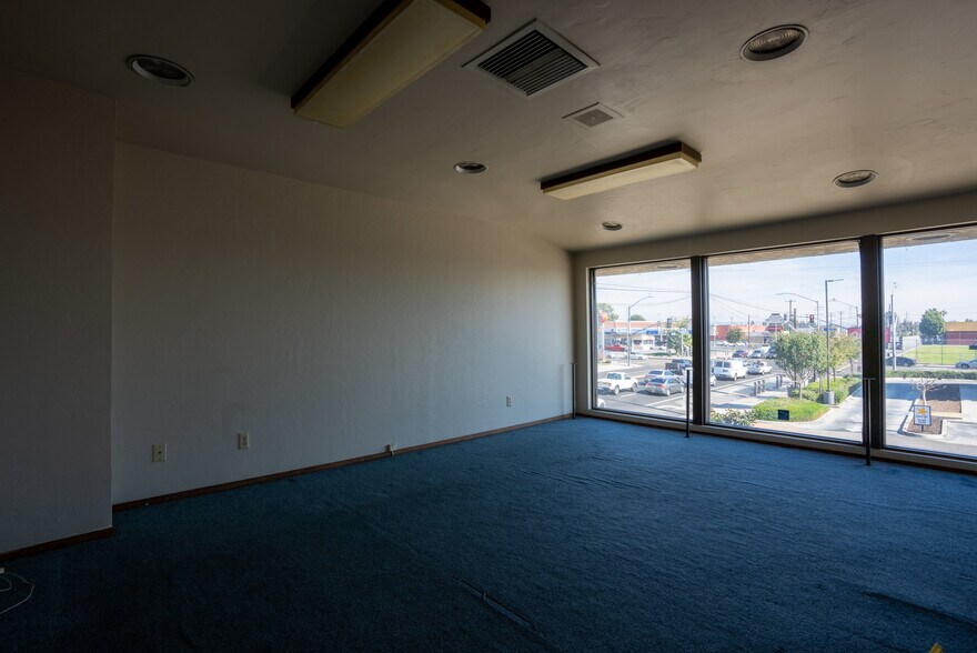 More Photos Of 4946 Florence Ave, Bell Medical For Lease