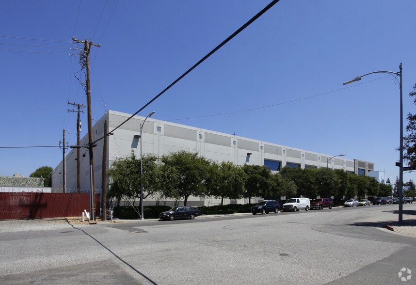 More Photos Of 650 Lenfest Rd, San Jose Warehouse For Lease