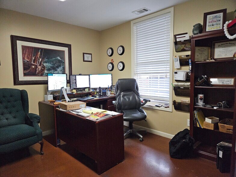 More Photos Of 4462 Bretton Ct NW, Acworth Flex For Sale