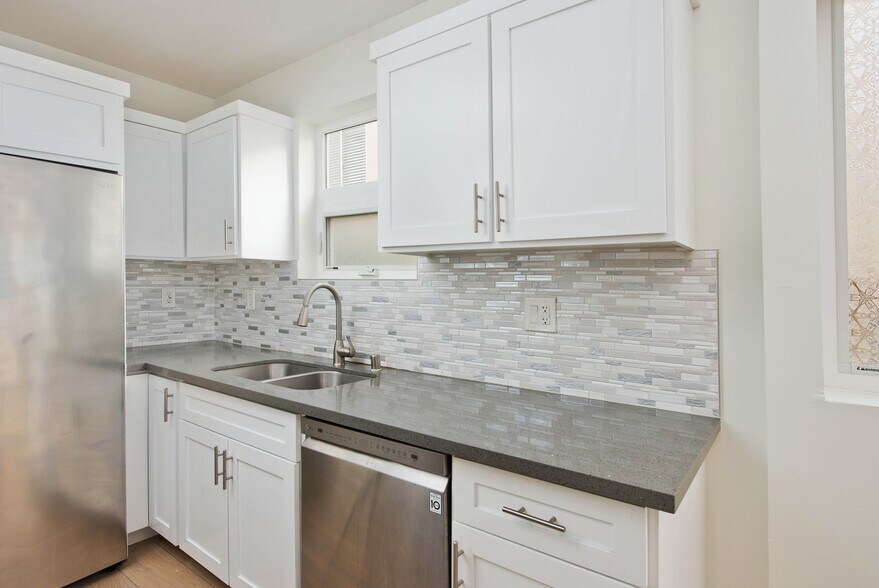 More Photos Of 635 N Harvard Blvd, Los Angeles Apartments For Sale