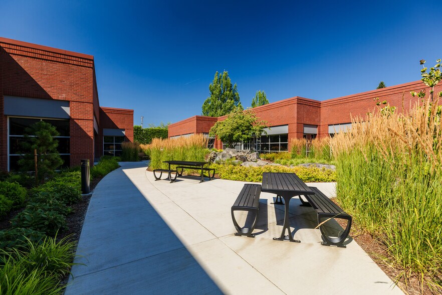 More Photos Of 6610 SW Cardinal Ln, Portland Unknown For Lease