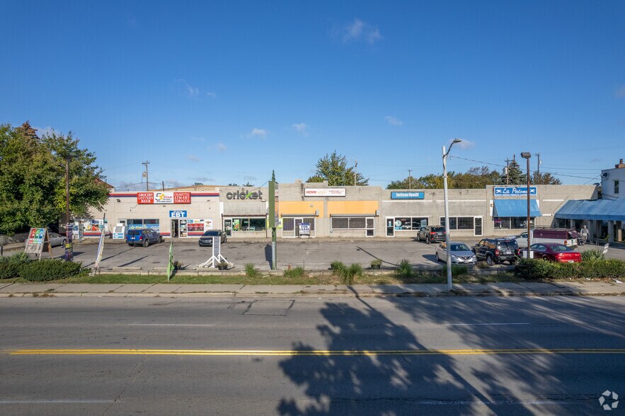 More Photos Of 1244-1256 Broadway St, Toledo Storefront For Lease