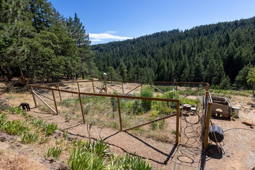 More Photos Of 82 Meadows Loop, Lyle Specialty For Sale