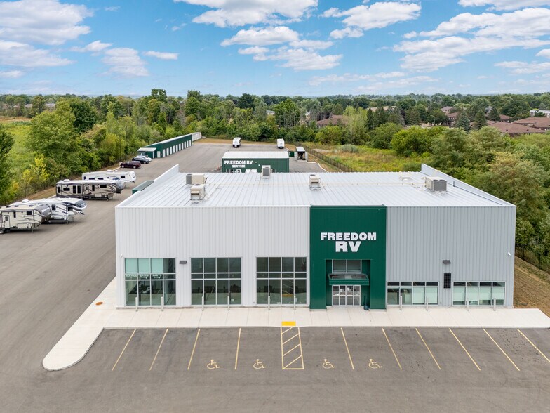 More Photos Of 663 Stewart Blvd, Brockville Showroom For Sale