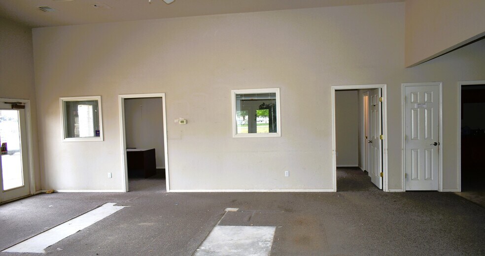 More Photos Of 6006 82nd St, Lubbock Freestanding For Sale