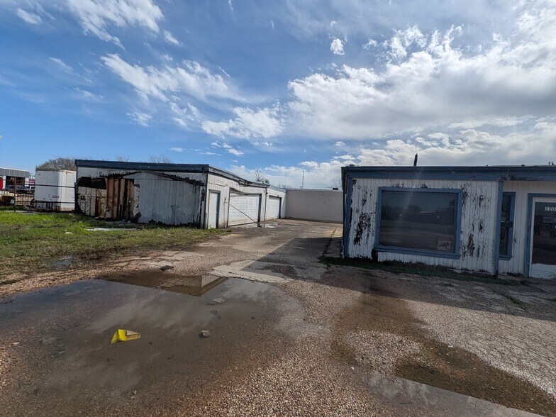 More Photos Of 1204 K Ave, Plano Storefront Retail Office For Lease