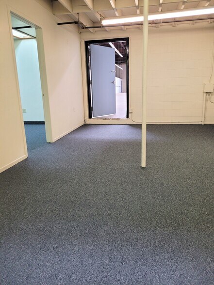 More Photos Of 1009 Brooks St, Ontario Warehouse For Lease