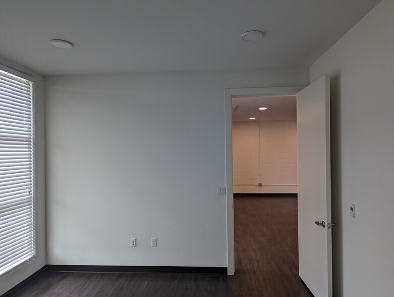 More Photos Of 11114 Darling Rd, Ventura Apartments For Lease