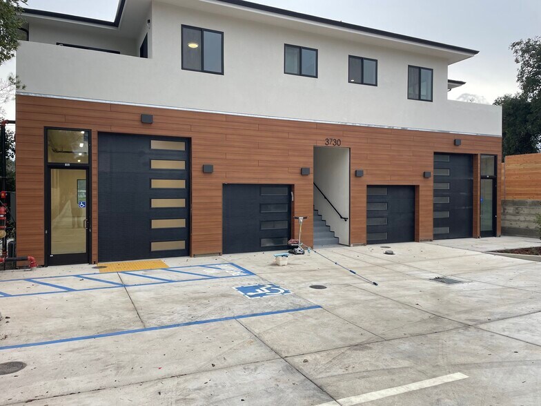 Primary Photo Of 3730 El Camino Real, Atascadero Flex For Lease