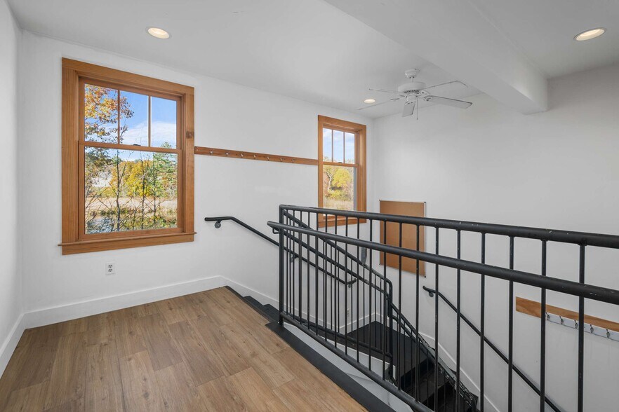 More Photos Of 57-59 State Rd, Kittery Medical For Sale