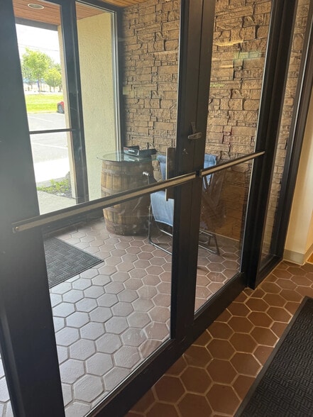 More Photos Of 7847 Tanners Gate Ln, Florence Office For Sale
