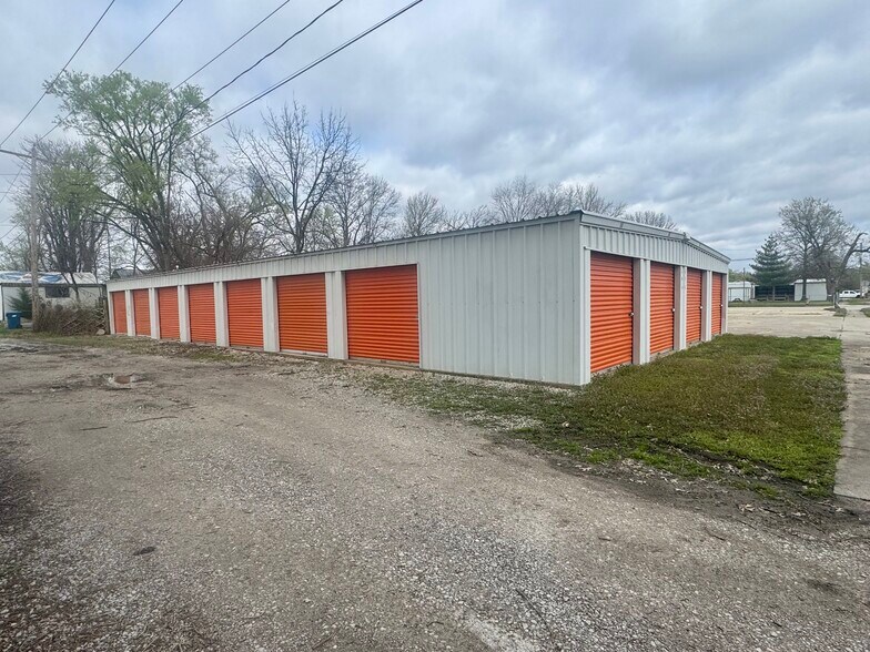 More Photos Of 602 N Poplar St, Centralia Self Storage For Sale