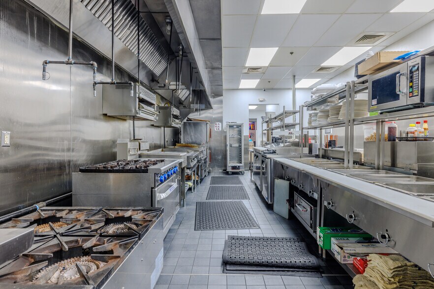 More Photos Of 7196 S Highway 92, Hereford Restaurant For Sale