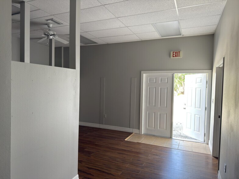 More Photos Of 3762 Tamiami Trl, Port Charlotte Freestanding For Lease