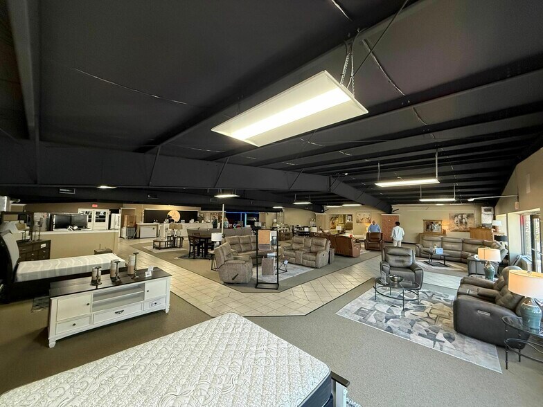 More Photos Of 701 S 5th St, Macclenny General Retail For Sale