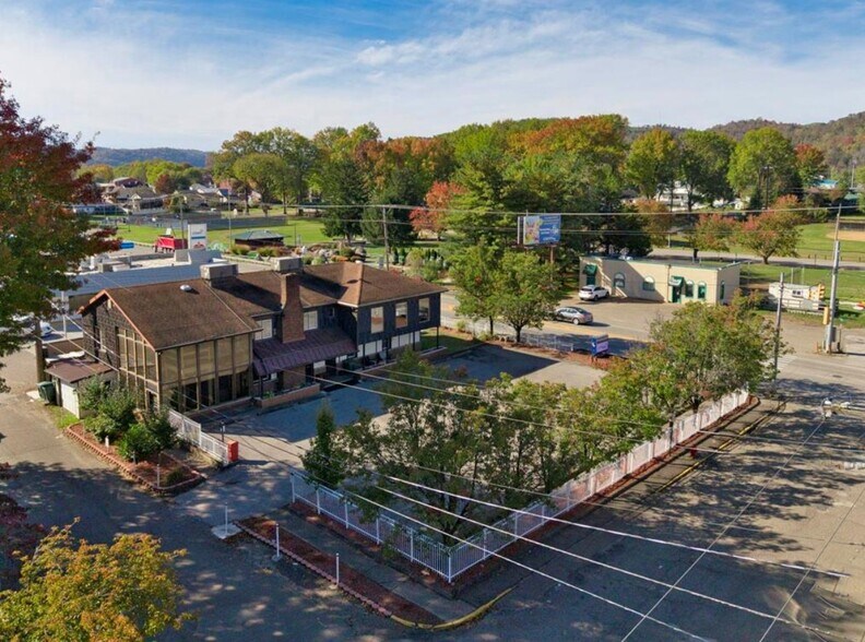 Primary Photo Of 661 3rd St, New Martinsville Office Residential For Sale