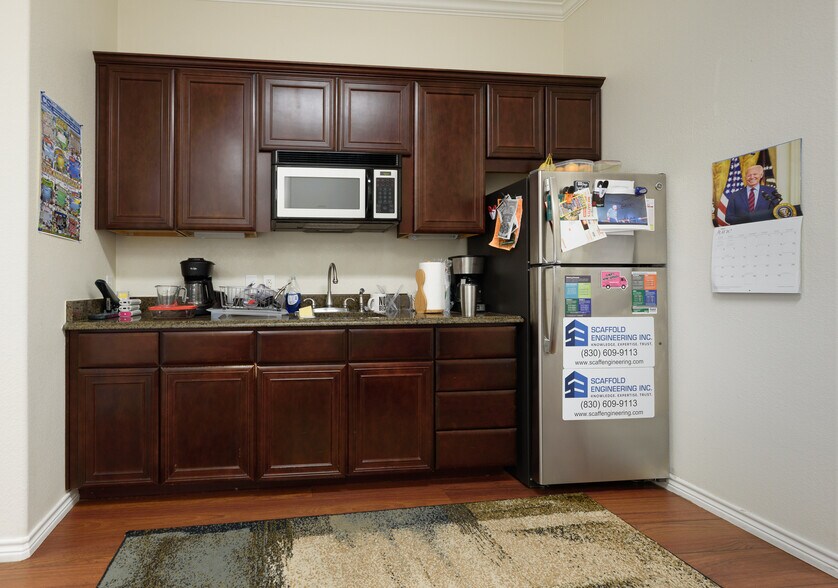 More Photos Of 301 S Seguin Rd, Converse Office For Sale