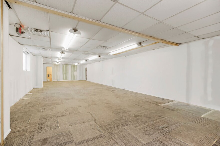 More Photos Of 1319 E Highway H, Liberty Warehouse For Lease