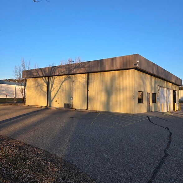 More Photos Of 1050 Benson St, River Falls Warehouse For Sale