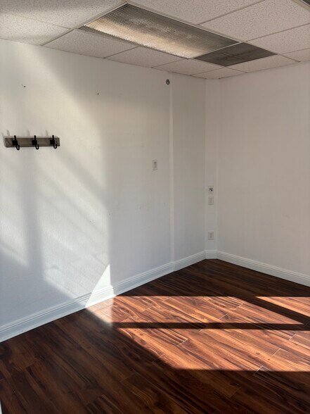 More Photos Of 1818 Peacock Blvd, Oceanside Light Manufacturing For Lease