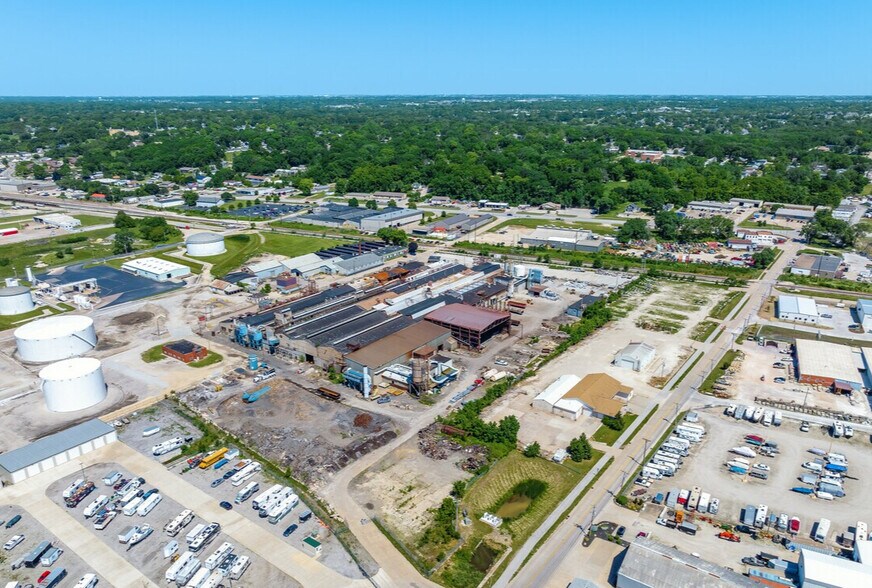 More Photos Of 225 33rd St, Bettendorf Manufacturing For Sale