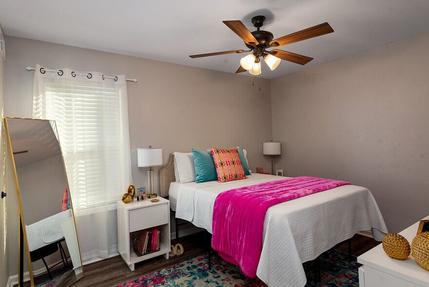 More Photos Of 124 S College St, Mountain Home Apartments For Sale