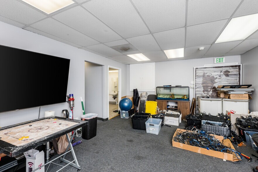 More Photos Of 13663 Prairie Ave, Hawthorne Office For Sale
