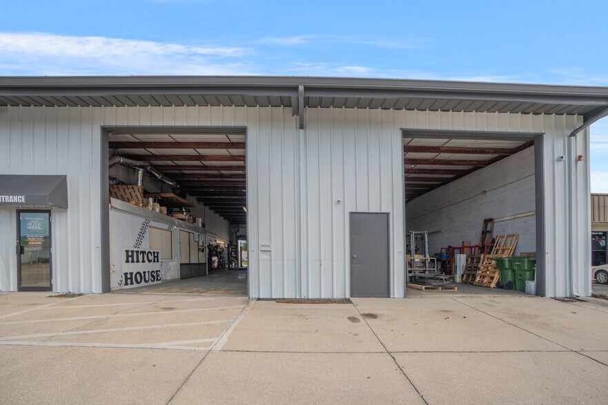 More Photos Of 1925 12th St, Sarasota Light Manufacturing For Lease