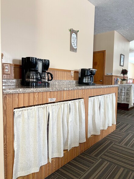 More Photos Of 418 S 14th St, Wymore General Retail For Sale