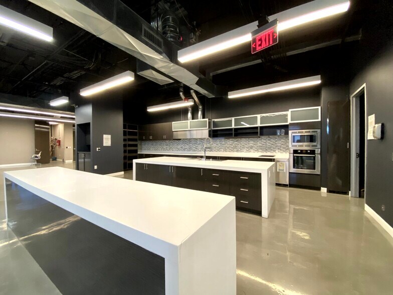 More Photos Of 6010 S Durango Dr, Las Vegas Loft Creative Space For Sale