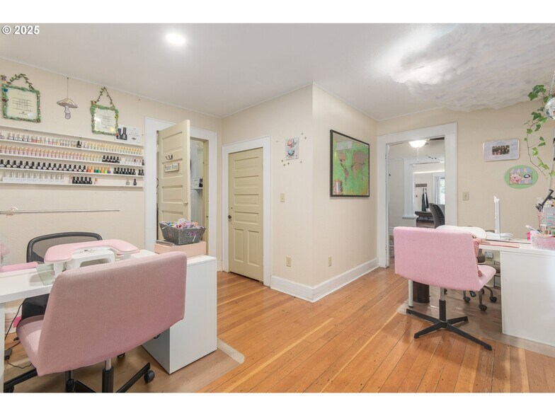 More Photos Of 1492 Pearl St, Eugene Office For Sale