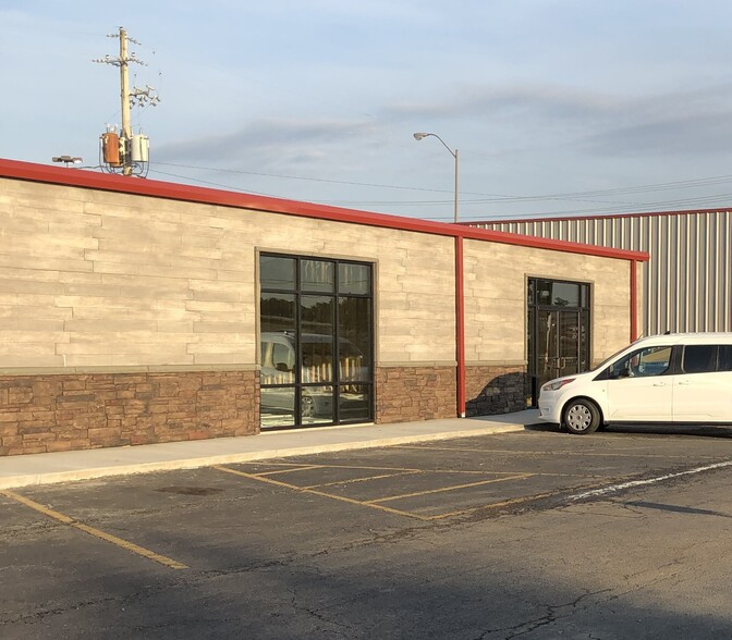 More Photos Of 114 N Elmira Ave, Russellville Storefront Retail Office For Sale