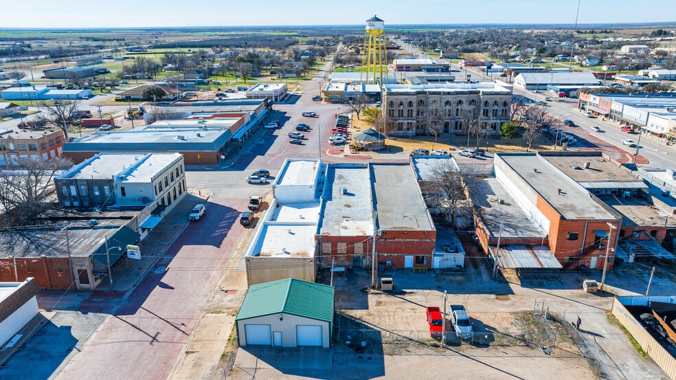 More Photos Of 701 S Avenue F, Haskell Hotel For Sale